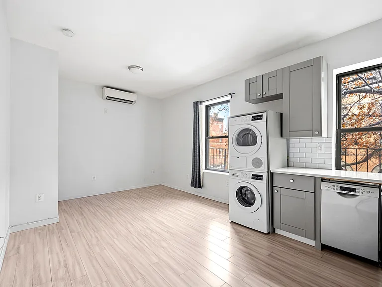 739 President St #4B — Photo 1
