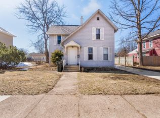 709 Iowa St, Cedar Falls, IA 50613