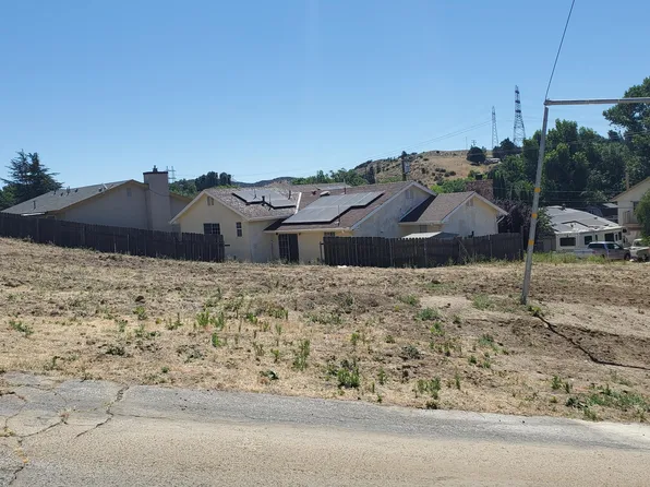 Cutwood Rd, Lake Elizabeth, CA 93532