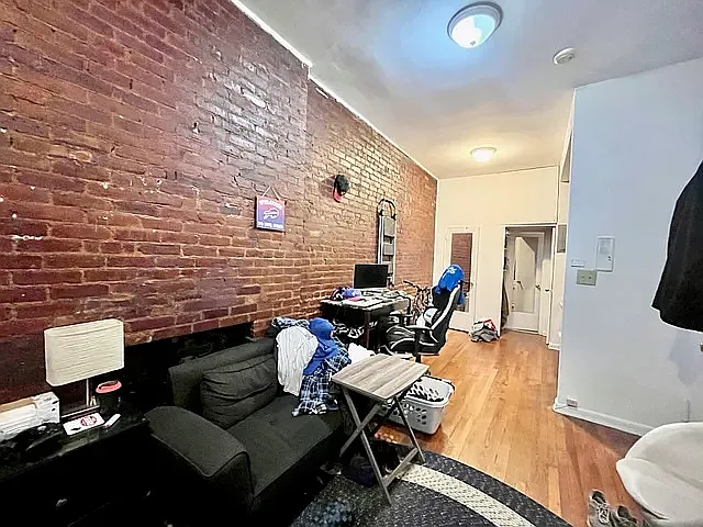 227 East Fifth Street — Photo 2