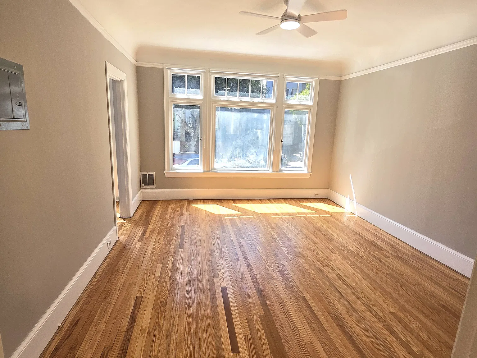 Studio, 500 sqft, $3,595 — Photo 1