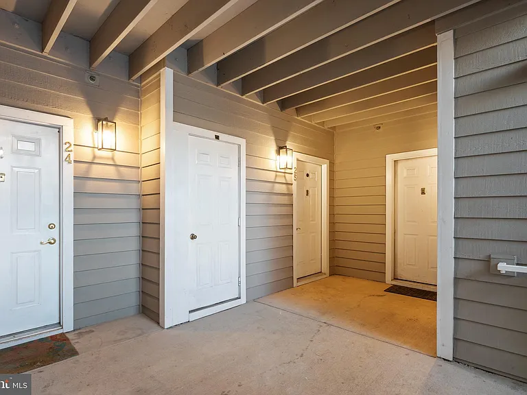 1705 Lake Shore Crest Dr #25 — Photo 18