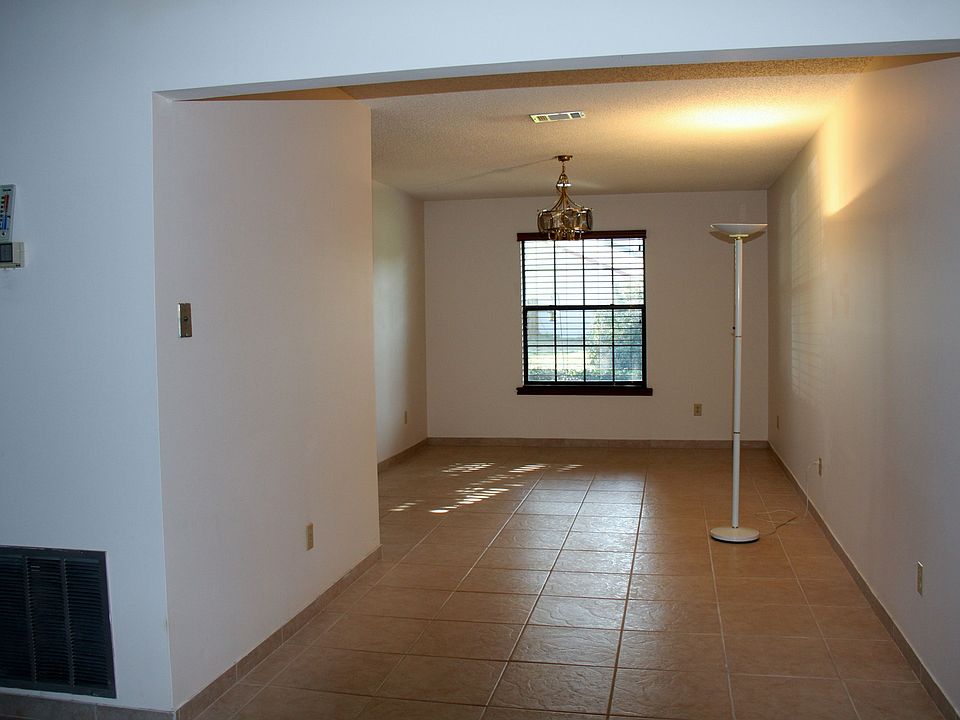 Alcove for Piano, Aquarium or desk