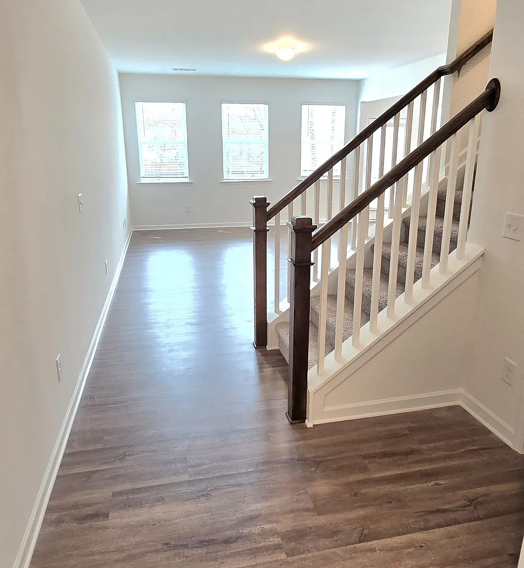 3 bed, 2.5 bath, 1804 sqft, $2,400 — Photo 2