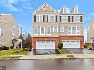 117 Carillon Hill Ln, Sellersville, PA 18960