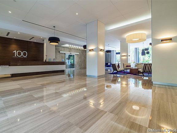 5th image of 100 Bayview Dr APT 1727