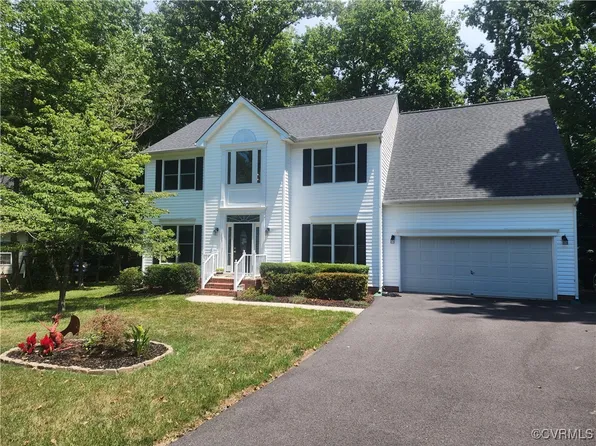 1805 Greenwood Glen Dr, Glen Allen, VA 23059
