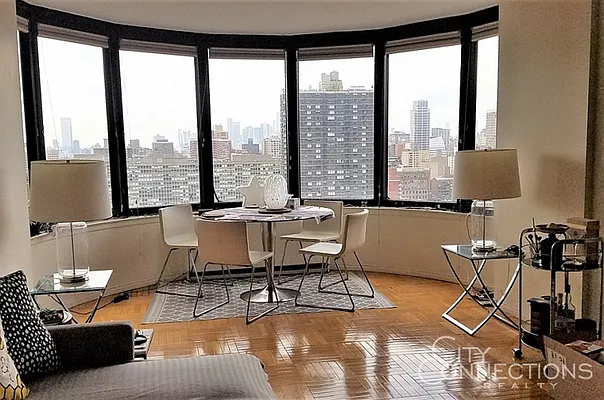 Rented by City Connections Realty | media 32