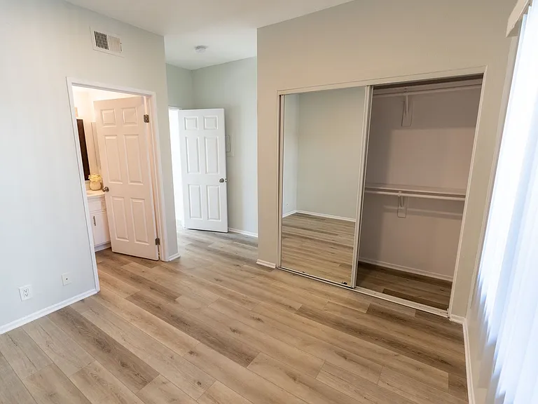 14900 Moorpark Street — Photo 54