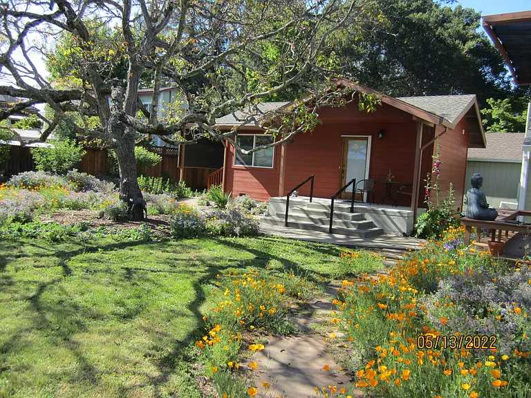 945 Wright St — Photo 1