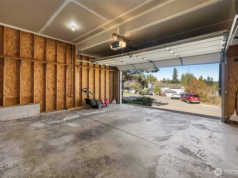 11003 Pansy Pl NW — Photo 35