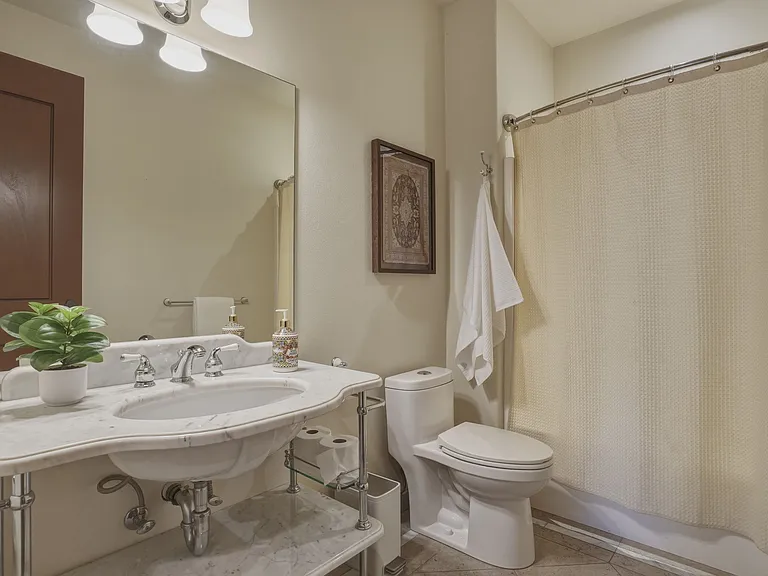 26 NW Shasta Pl — Photo 32