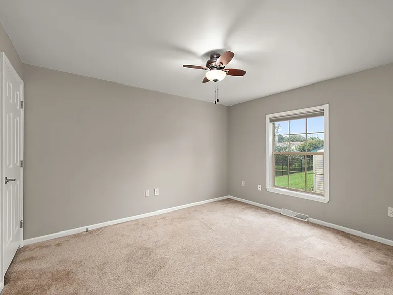 27723 Crozet Dr — Photo 21