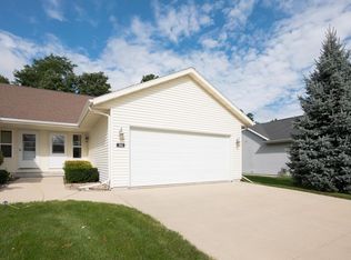 106 Country Cir, Fond Du Lac, WI 54935