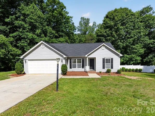 209 Red Oak Ct, Gastonia, NC 28052
