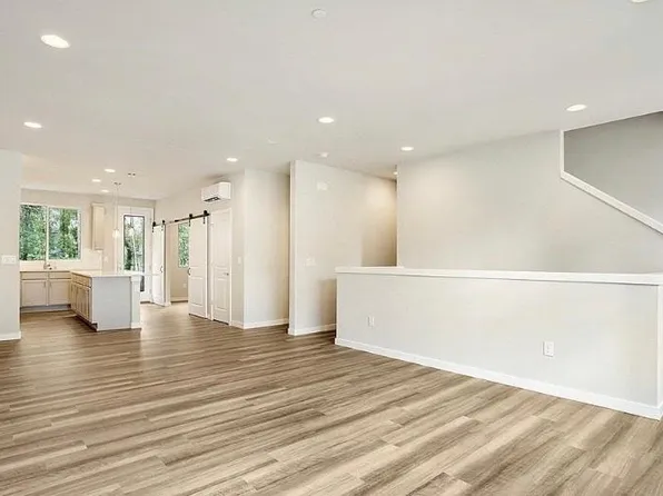 13420 Manor Way Unit C2, Lynnwood, WA 98087