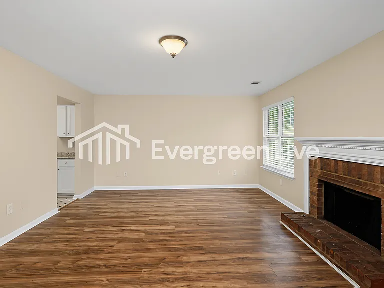 6718 Roscommon Dr — Photo 4