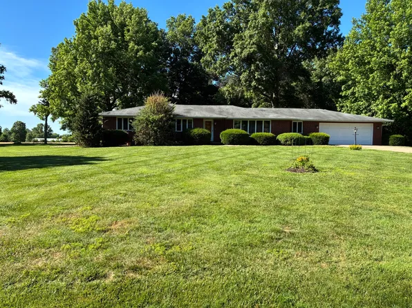 12365 Lakeview Rd, Mount Vernon, IL 62864