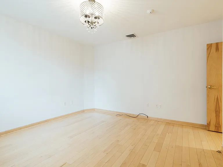 30 Park Ave #1 — Photo 25