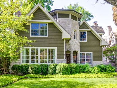 349 E Woodland Rd, Lake Bluff, IL, 60044