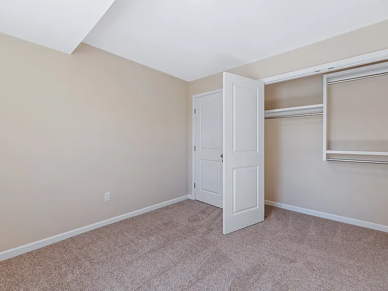821 N Clara St — Photo 13