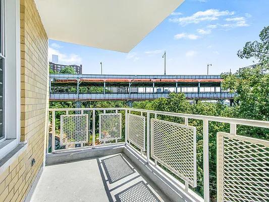 Sold by REMAX Distinguished Homes | media 4