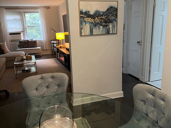 5th image of 8 Welwyn Road #2G