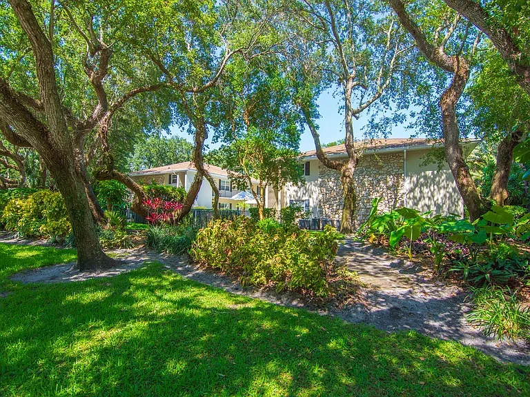 800 Coquina Ln #205 — Photo 28