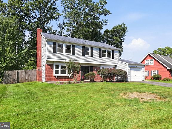 2nd image of 4113 Wakefield Ln
