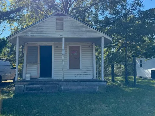 720 Crowell Street E, Wilson, NC 27893