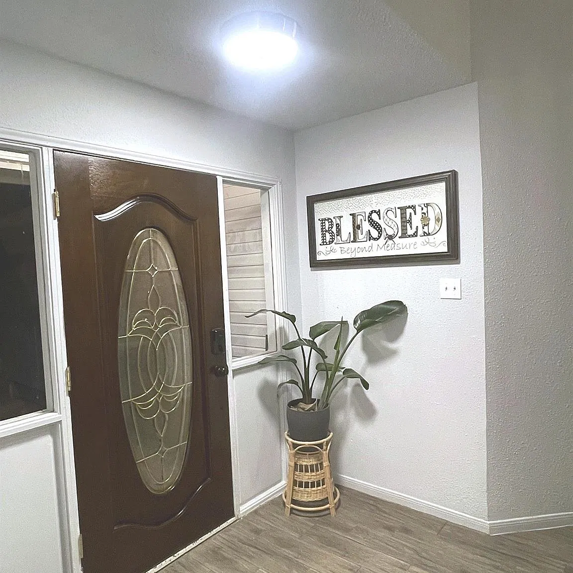 3 bed, 2.5 bath, 1872 sqft, $1,900 — Photo 4
