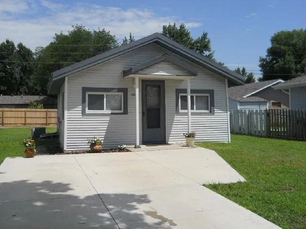 1006 E 12th St, Yankton, SD 57078