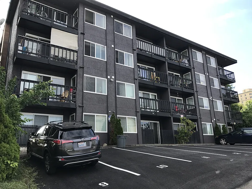 1505 13th Ave S