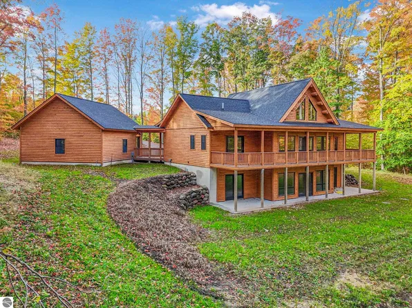 2609 Big Sky Rd, Kingsley, MI 49649