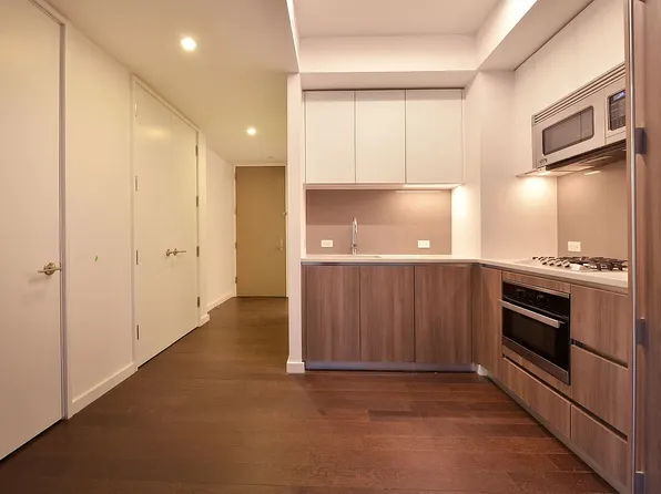 591 Third Avenue image 3 of 6