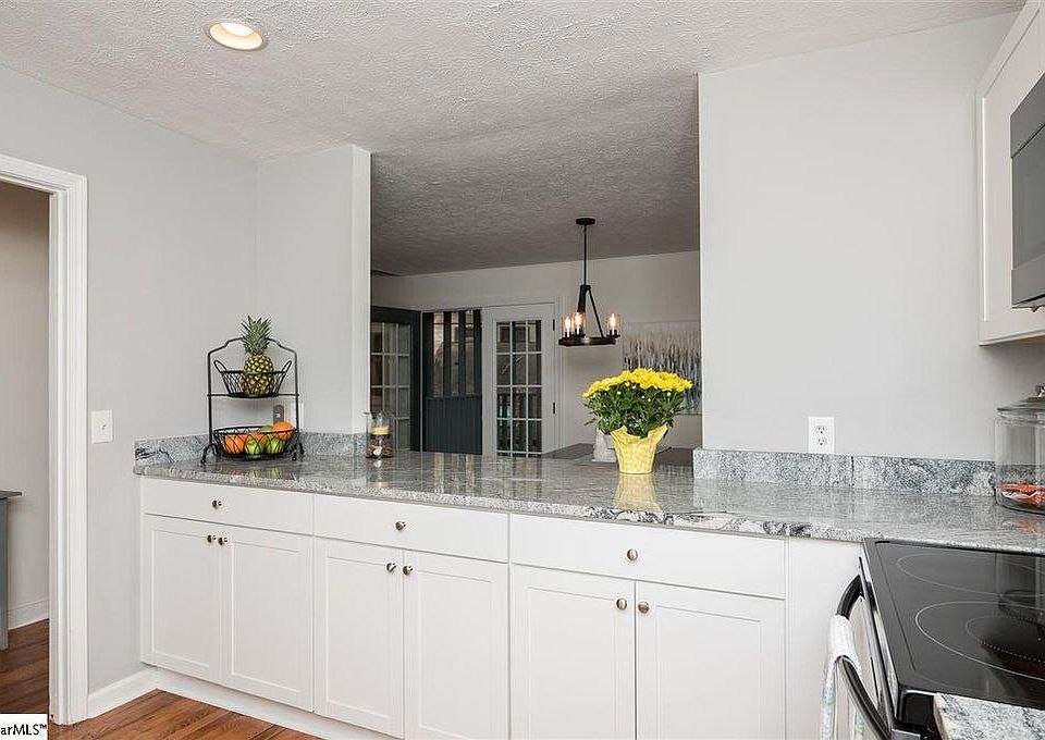 1st image of 64 Westview Ave