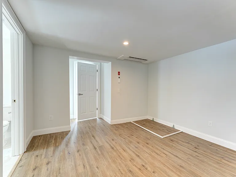 16 Dunlap St #2 — Photo 12