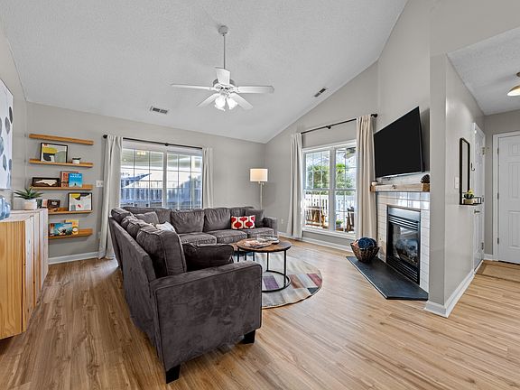 5th image of 7 Penley Ct