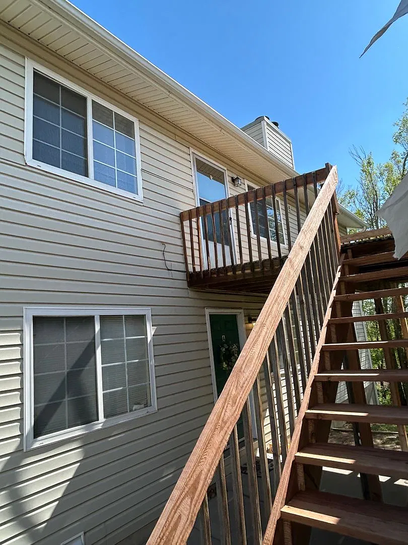 735 Manitou Blvd — Photo 3