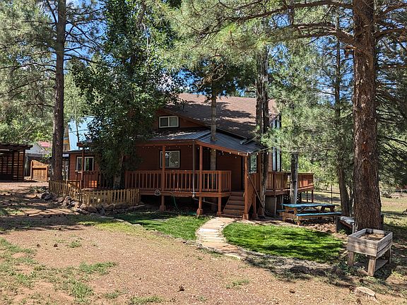 2nd image of 3642 Canyon Loop