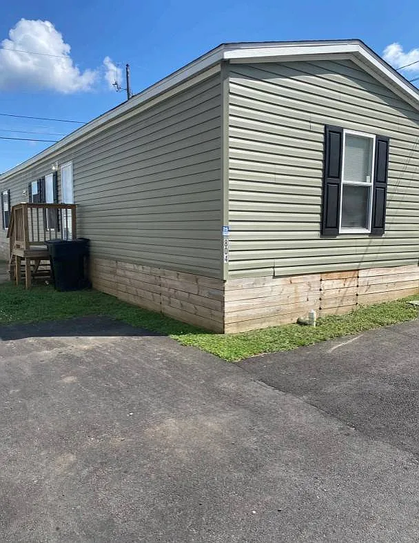 3 bed, 2.0 bath, 1024 sqft, $875 — Photo 1