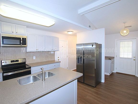 3rd image of 1610 Burnley Dr