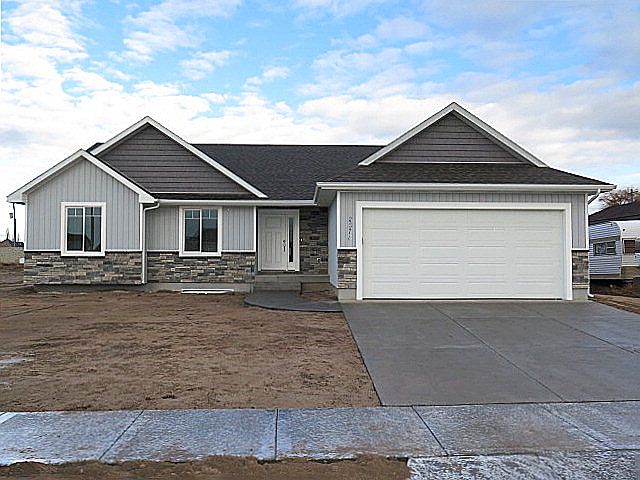 1st image of 1627 Clarence Dr