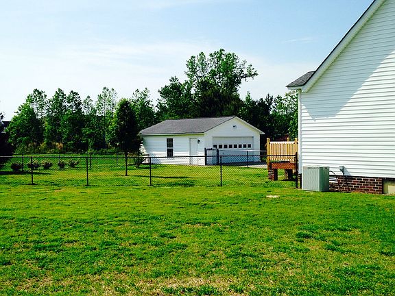 Fenced Yard, Detached Garage
