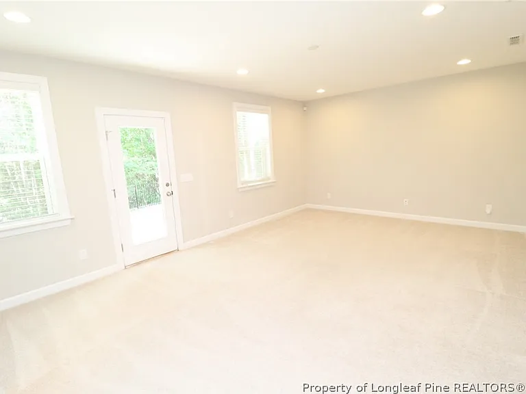 240 Mystwood Hollow Cir — Photo 40