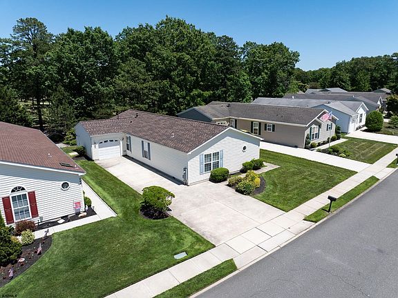 5th image of 265 Pebble Beach Dr