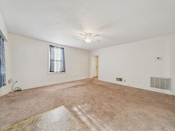 3rd image of 7992 Pennsylvania Ave #1