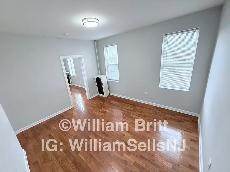 146-150 Manhattan Ave #16 — Photo 13