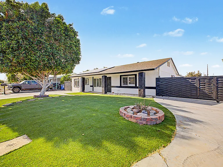 2nd Driveway & Gate