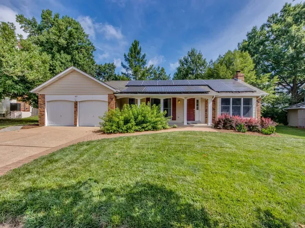 1815 Stone Canyon Cir, Ballwin, MO 63021